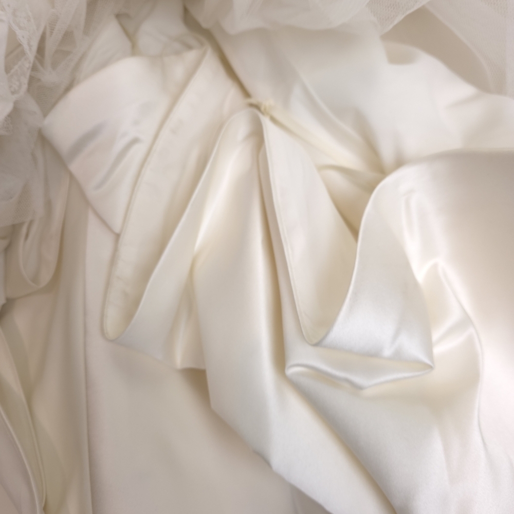 Elegant Cream Strapless Wedding Dress Sz 6 - Picture 12 of 13